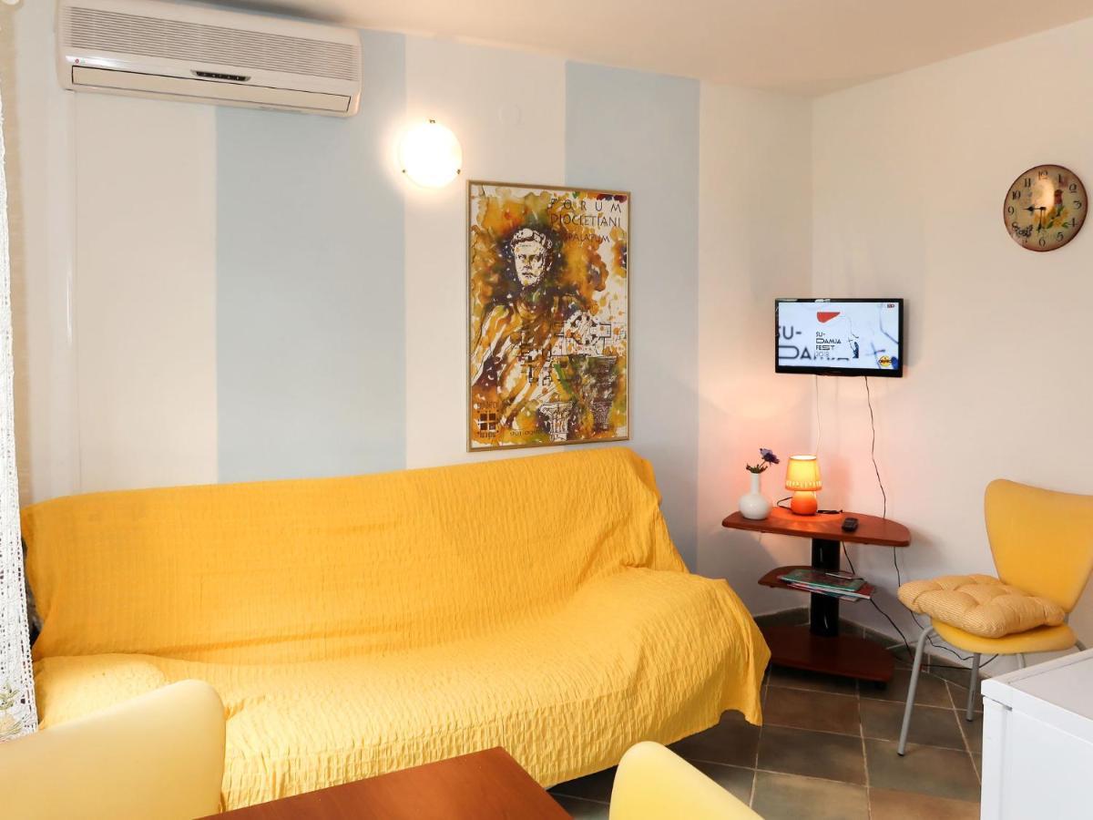 Holiday Home Garden Apartment - Brc650 By Interhome Sumartin Extérieur photo